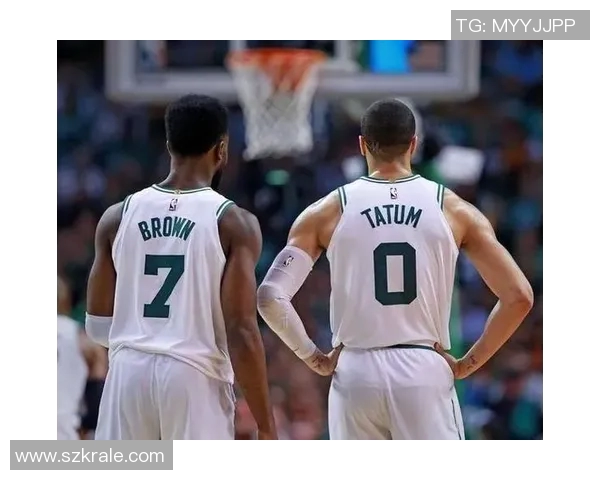 凯尔特人对阵篮网队的精彩对决引发球迷热议与期待